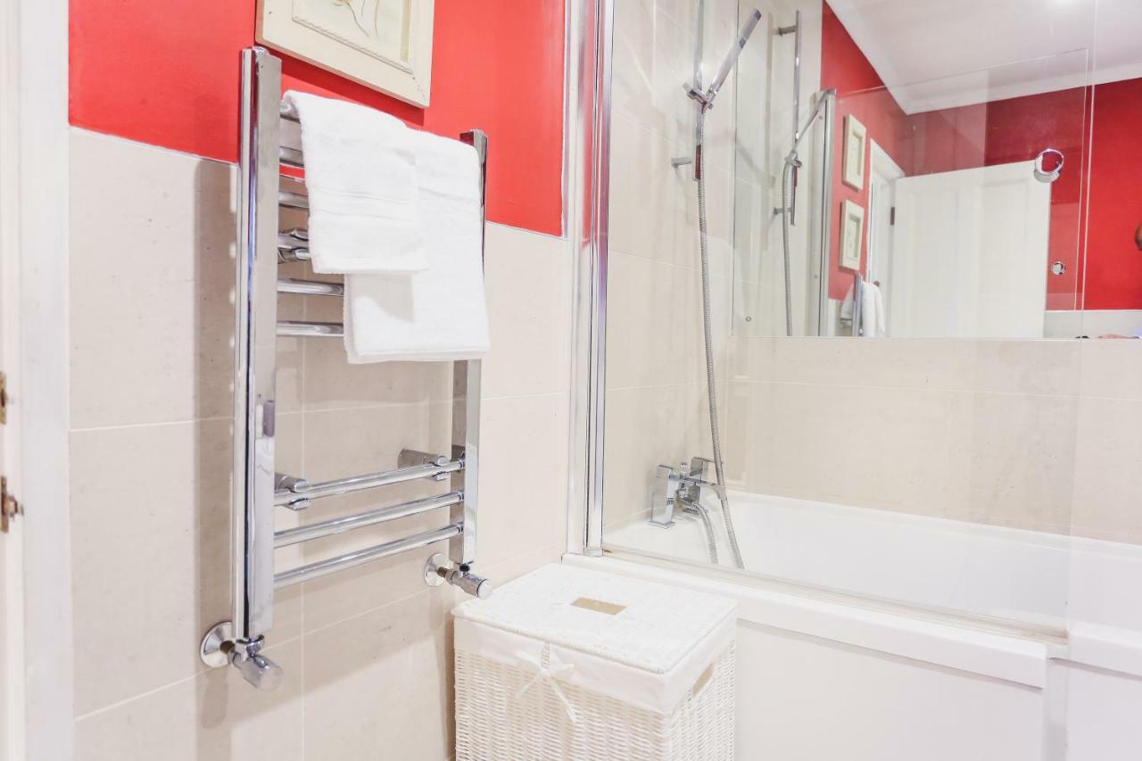 2bedroom Onslow Gardens South Kensington Londra